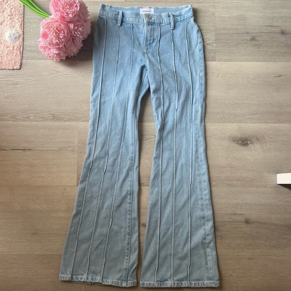 FRAME PINTUCK LOW RISE FLARE IN VANDERBILT​​ - Picture 6 of 9